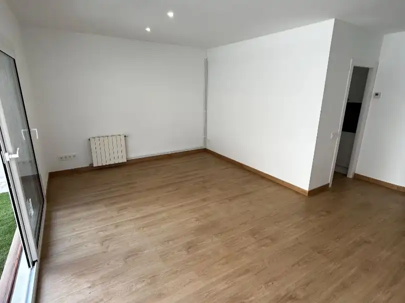 Flat for sale in Carrer Munt, 30, Centre Bedroom of Flat for sale in Sant Andreu de Llavaneres with Balcony