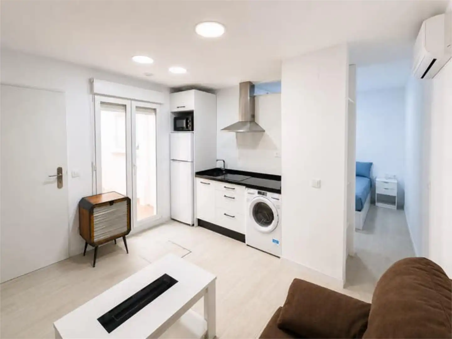 Kitchen of Apartments for rent in Espartinas  with Heating, Private garden and Furnished