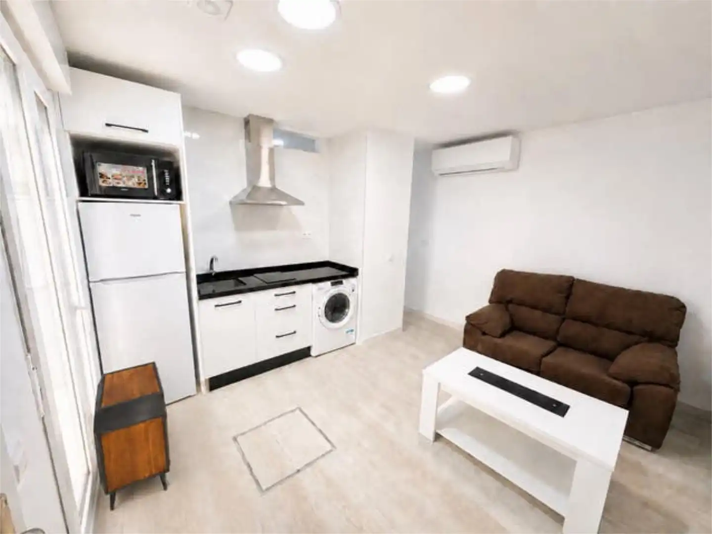 Kitchen of Apartments for rent in Espartinas  with Heating, Private garden and Furnished