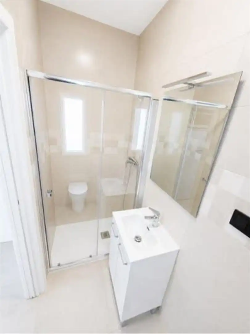 Bathroom of Apartments for rent in Espartinas  with Heating, Private garden and Furnished