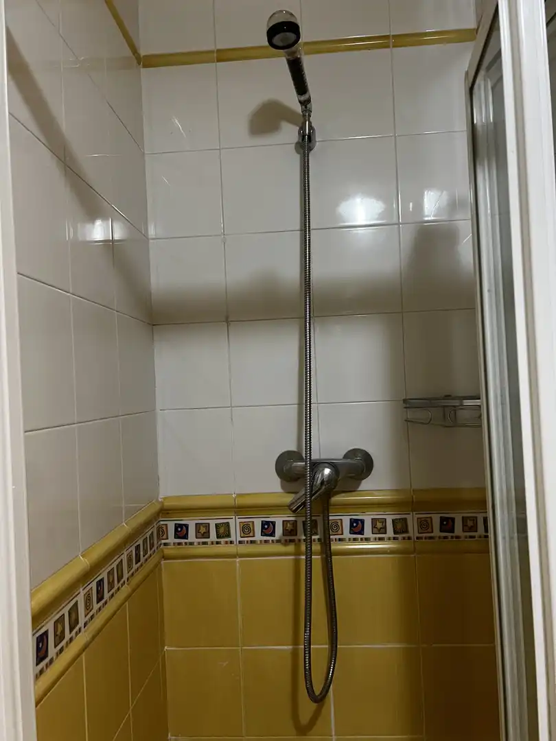 Flat for rent in Rúa Do Conde de Torrecedeira, 115, Plaza Industria Bathroom of Flat for rent in Vigo