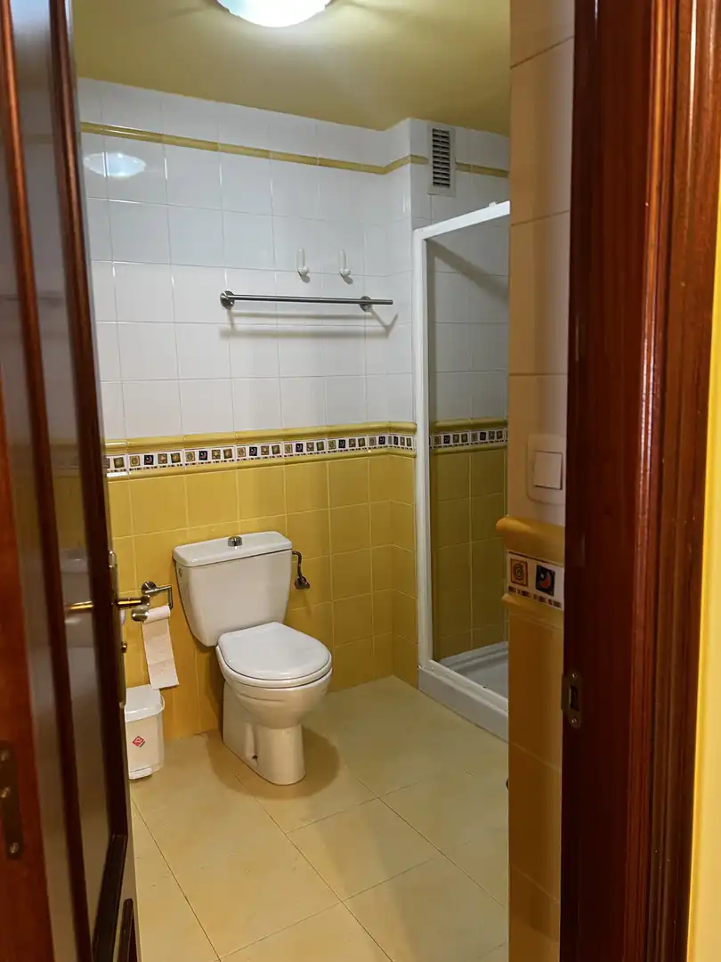 Flat for rent in Rúa Do Conde de Torrecedeira, 115, Plaza Industria Bathroom of Flat for rent in Vigo