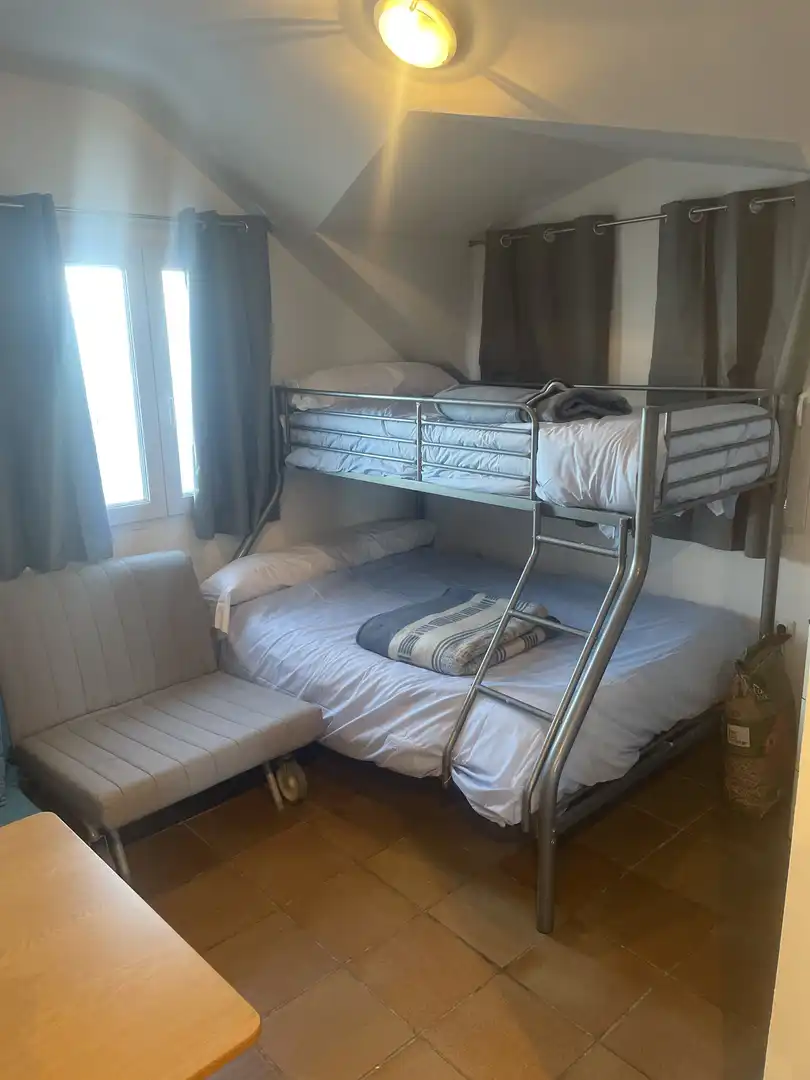 Flat for rent in Calle de los Copos, Zona media Bedroom of Flat for rent in Sierra Nevada with Heating, Storage room and Furnished