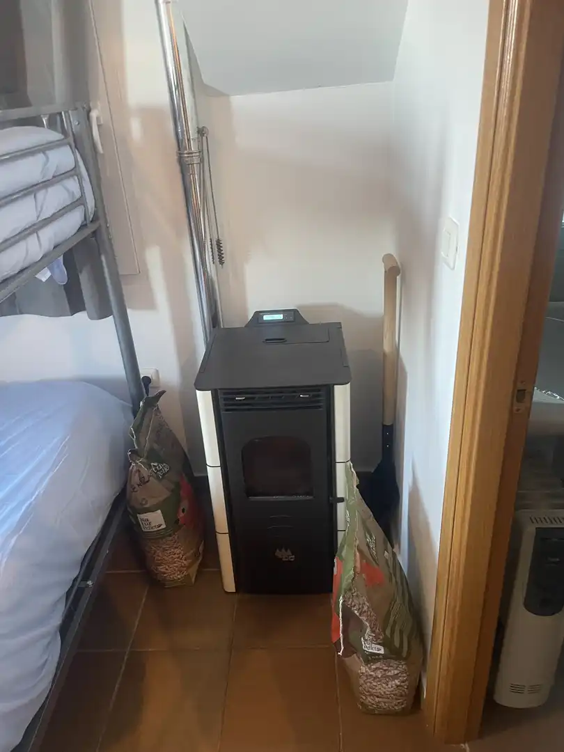Flat for rent in Calle de los Copos, Zona media Flat for rent in Sierra Nevada with Heating, Storage room and Furnished