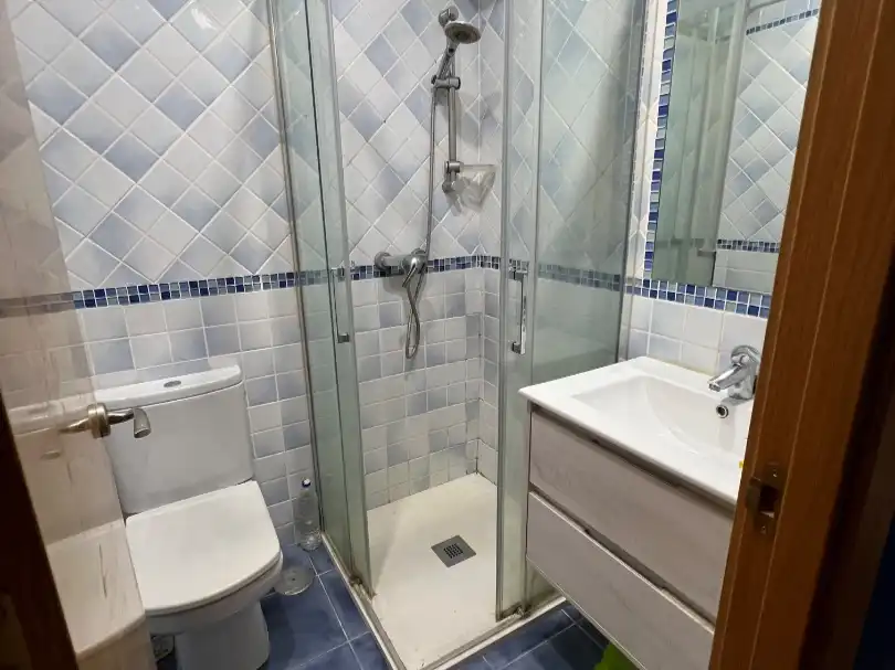 Flat for sale in Avenida Besaya, 20, Covadonga - Campuzano - Ciudad Vergel Bathroom of Flat for sale in Torrelavega with Heating, Parquet flooring and Furnished