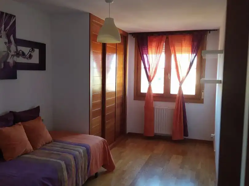 Dormitori de Apartament de lloguer en Golmayo amb Calefacció, Parquet i Terrassa