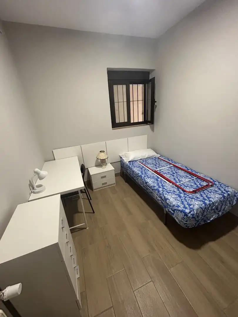 Pis de lloguer a Avenida San Mamés, 7, San Mamés - La Palomera Dormitori de Pis de lloguer en León Capital amb Calefacció, Moblat i Aparcament comunitari