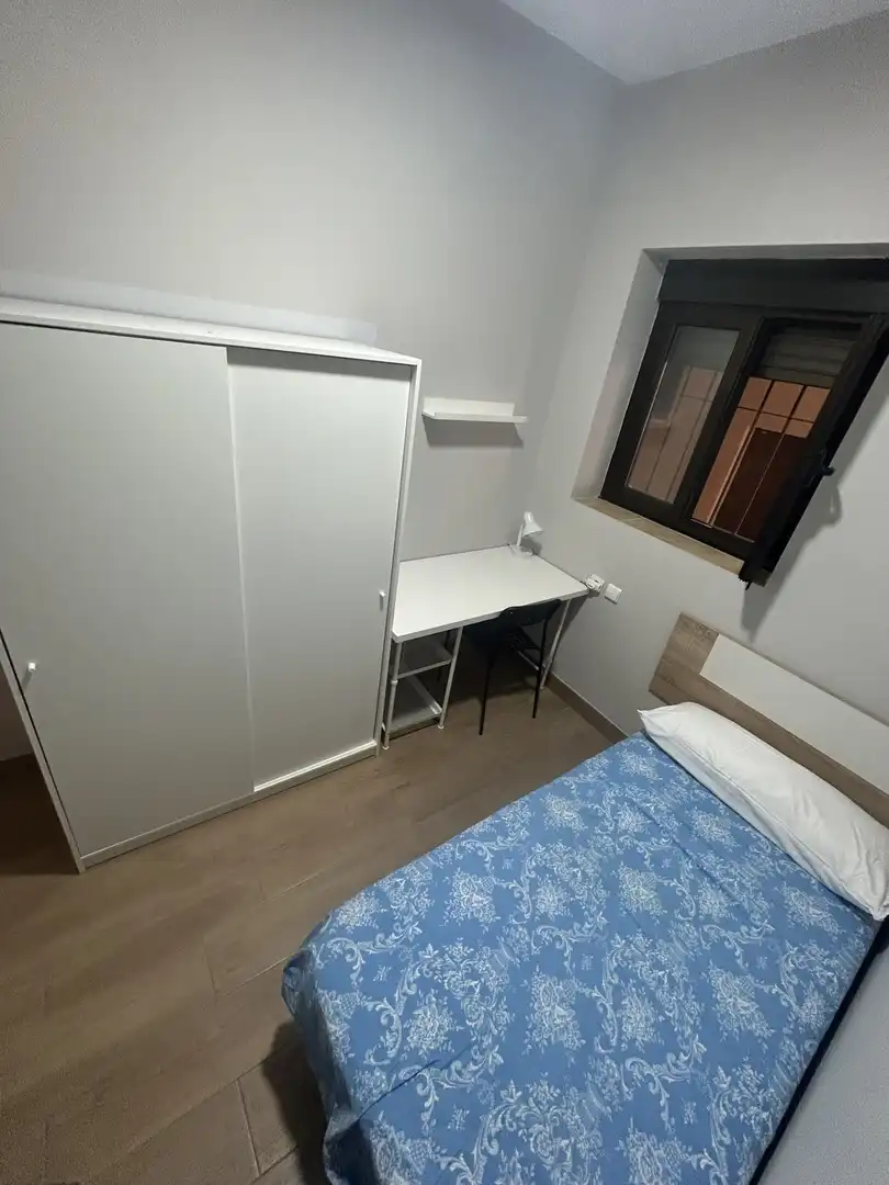 Pis de lloguer a Avenida San Mamés, 7, San Mamés - La Palomera Dormitori de Pis de lloguer en León Capital amb Calefacció, Moblat i Aparcament comunitari