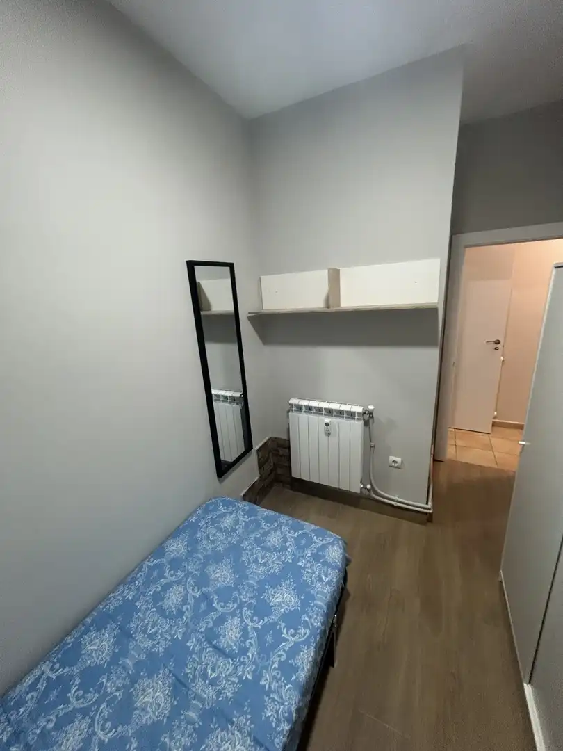 Pis de lloguer a Avenida San Mamés, 7, San Mamés - La Palomera Dormitori de Pis de lloguer en León Capital amb Calefacció, Moblat i Aparcament comunitari