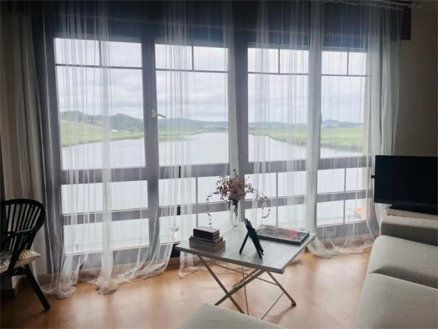 Piso de alquiler en Limpias Sala de estar de Piso de alquiler en Limpias con Jardín privado y Piscina