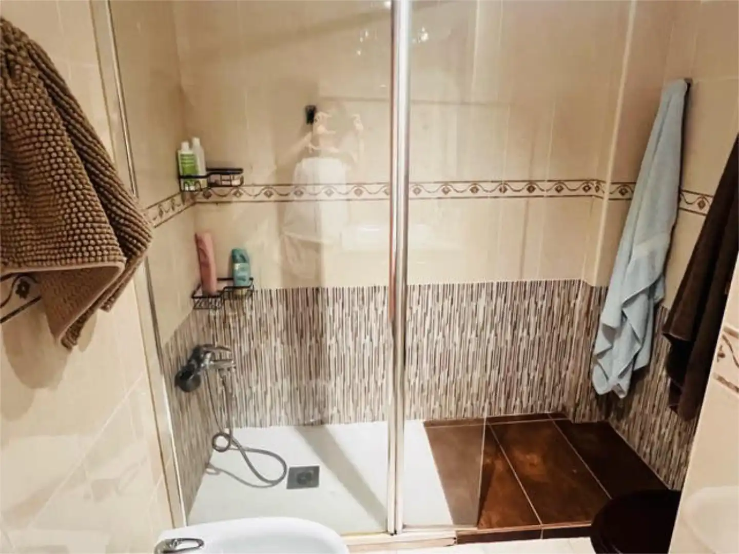 Piso de alquiler en Limpias Baño de Piso de alquiler en Limpias con Jardín privado y Piscina