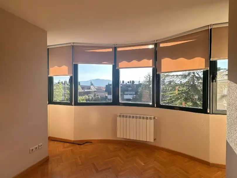 Wohnung zur Miete in Calle Rio Narcea, 10, Villalba Pueblo Schlafzimmer von Wohnung zur Miete in Collado Villalba mit Klimaanlage, Heizung und Privatgarten