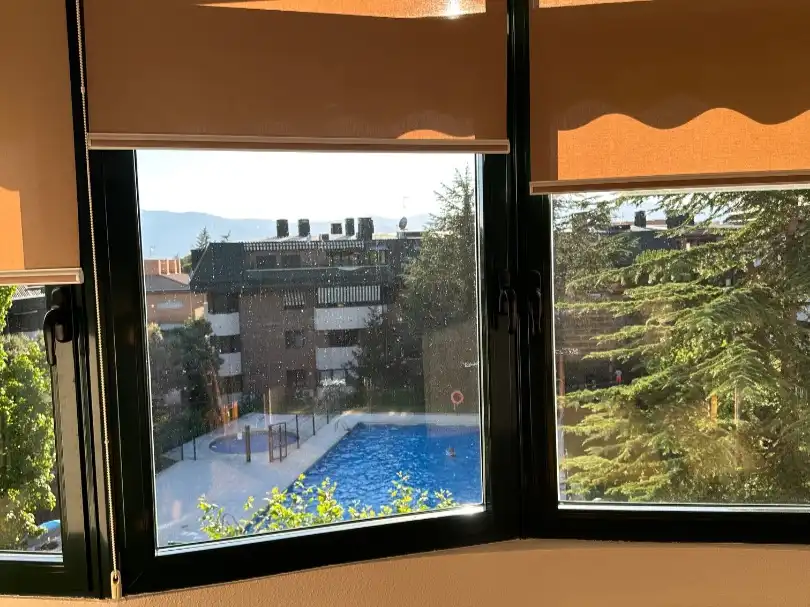 Wohnung zur Miete in Calle Rio Narcea, 10, Villalba Pueblo Schlafzimmer von Wohnung zur Miete in Collado Villalba mit Klimaanlage, Heizung und Privatgarten