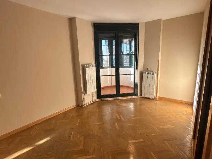 Wohnung zur Miete in Calle Rio Narcea, 10, Villalba Pueblo Schlafzimmer von Wohnung zur Miete in Collado Villalba mit Klimaanlage, Heizung und Privatgarten