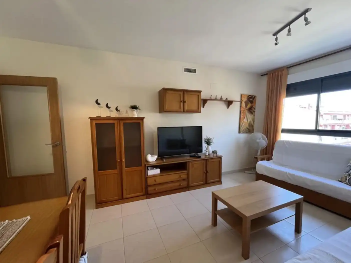 Flat for rent in Carrer del Vi de Carlon, 2, Zona Papa Luna - Platja del Gurugú Living room of Flat for rent in Benicarló with Air Conditioner, Heating and Storage room