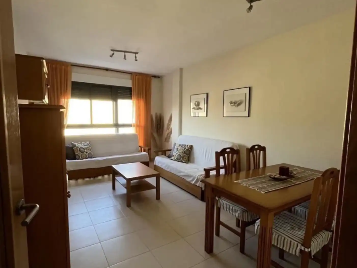 Flat for rent in Carrer del Vi de Carlon, 2, Zona Papa Luna - Platja del Gurugú Living room of Flat for rent in Benicarló with Air Conditioner, Heating and Storage room