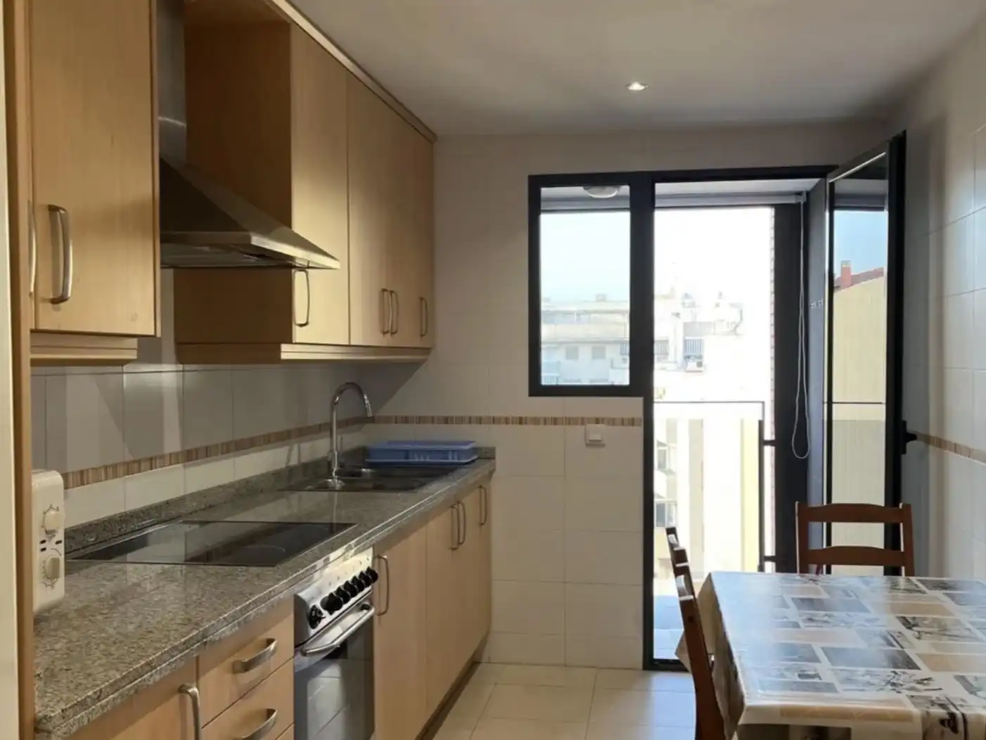 Flat for rent in Carrer del Vi de Carlon, 2, Zona Papa Luna - Platja del Gurugú Kitchen of Flat for rent in Benicarló with Air Conditioner, Heating and Storage room