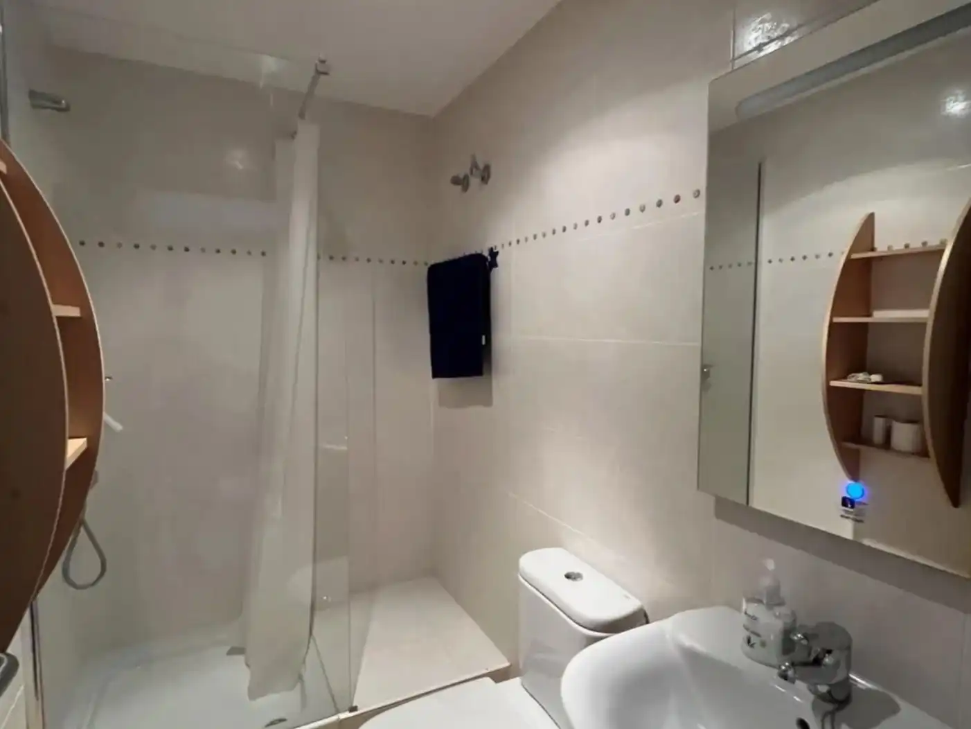 Flat for rent in Carrer del Vi de Carlon, 2, Zona Papa Luna - Platja del Gurugú Bathroom of Flat for rent in Benicarló with Air Conditioner, Heating and Storage room