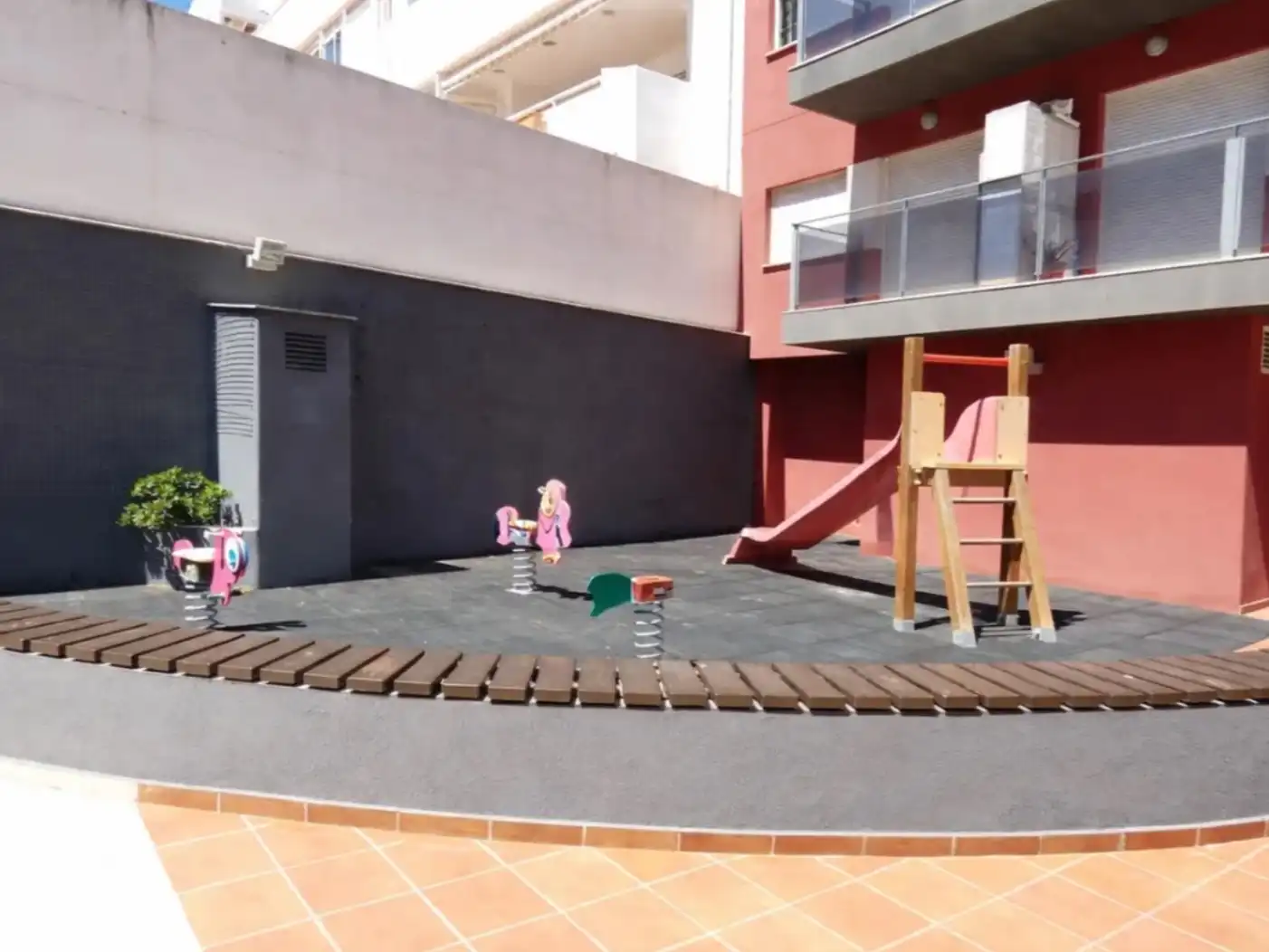 Flat for rent in Carrer del Vi de Carlon, 2, Zona Papa Luna - Platja del Gurugú Terrace of Flat for rent in Benicarló with Air Conditioner, Heating and Storage room