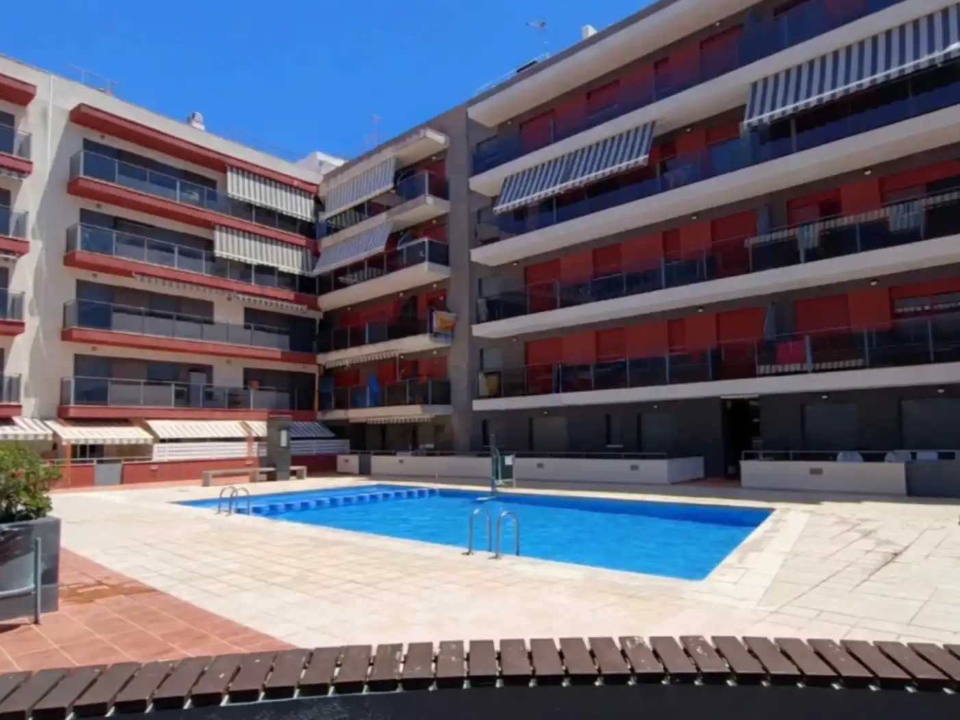 Flat for rent in Carrer del Vi de Carlon, 2, Zona Papa Luna - Platja del Gurugú Swimming pool of Flat for rent in Benicarló with Air Conditioner, Heating and Storage room