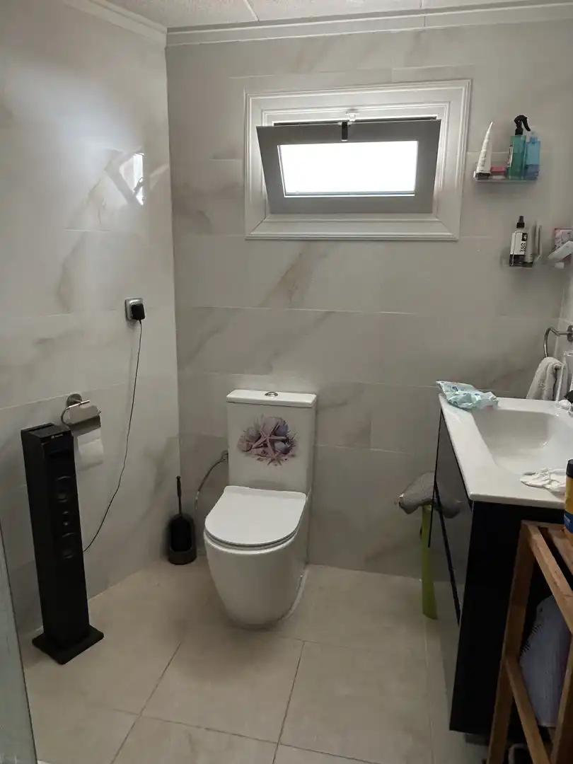 Flat for sale in Calle Príncipe de Asturias, Algueña Bathroom of Flat for sale in Algueña with Air Conditioner, Heating and Terrace