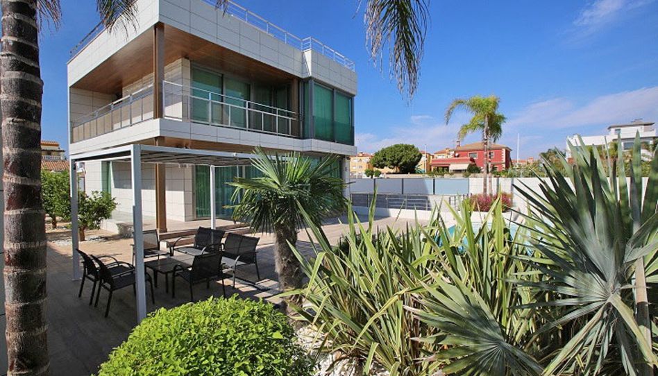 Casa o chalet en venta en Calle Azorin, 7, La Zenia, Orihuela - imagen 1 Foto 1 de Casa o chalet en venta en Calle Azorin, 7, La Zenia, Orihuela