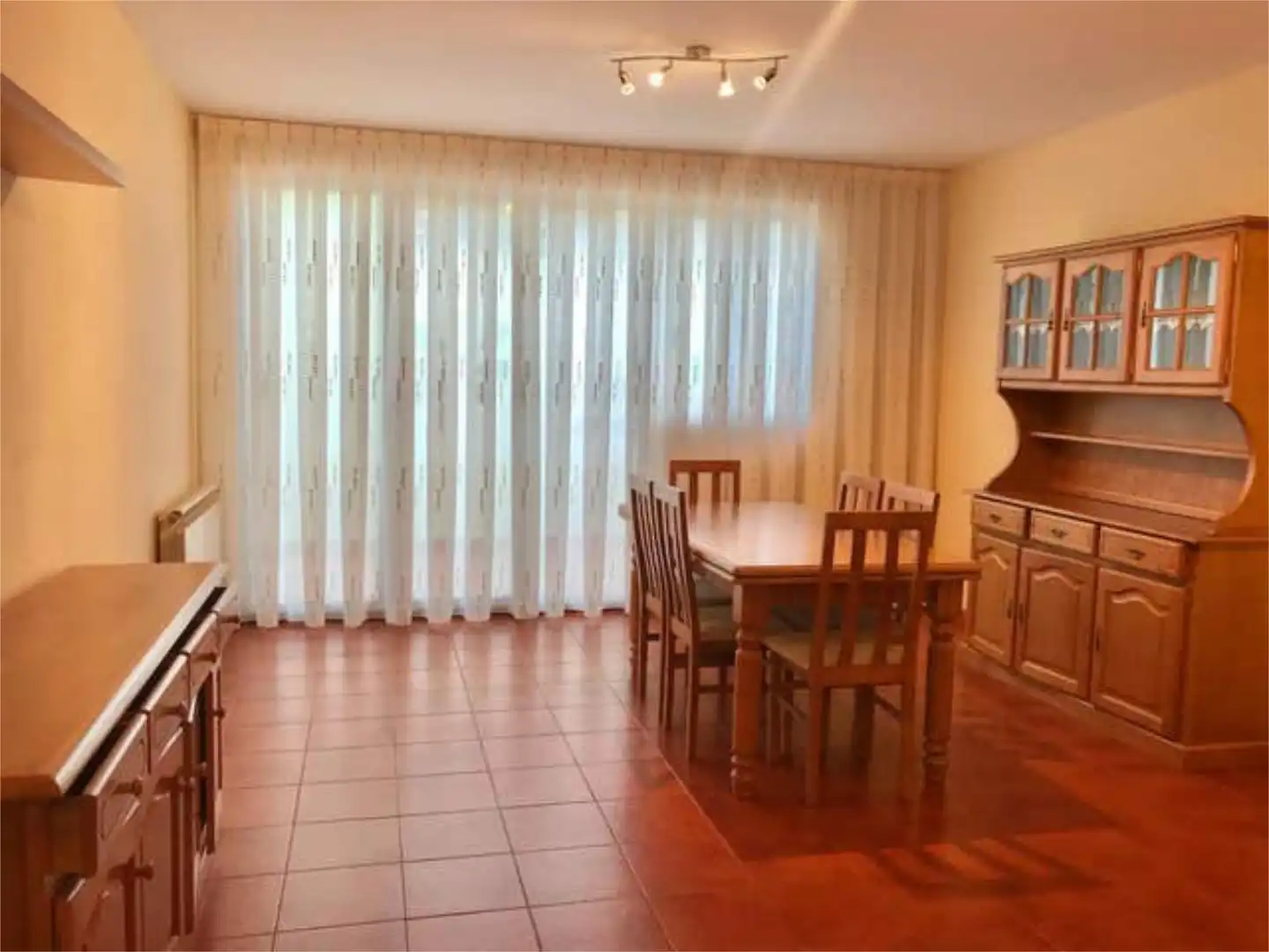 Comedor de Casa adosada de alquiler en Palencia con Calefacción, Terraza y Amueblado