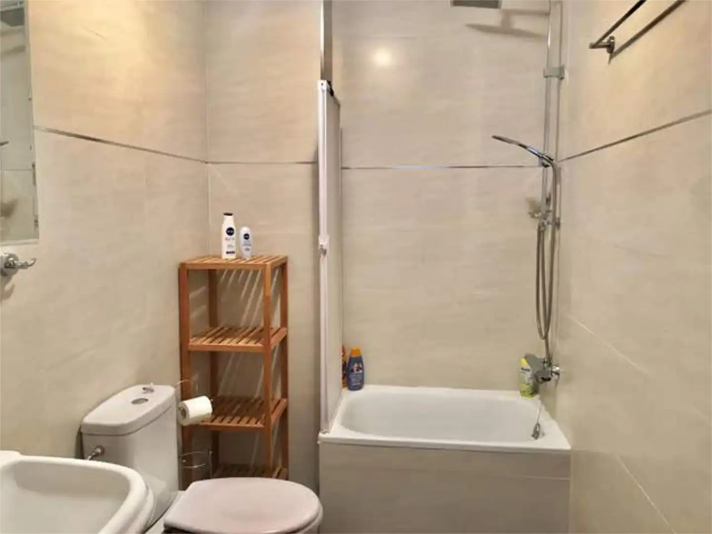 Baño de Casa adosada de alquiler en Palencia con Calefacción, Terraza y Amueblado