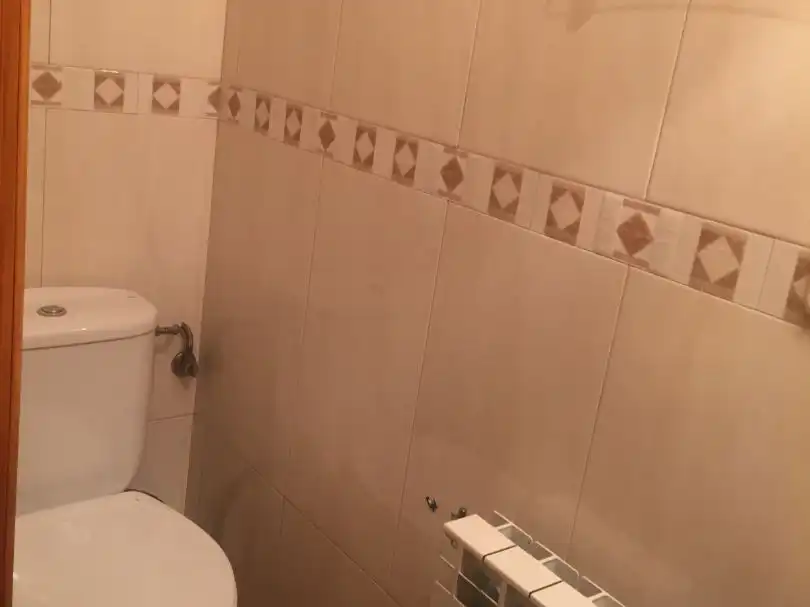 Bany de Casa adosada de lloguer en Becerril de la Sierra amb Calefacció, Terrassa i Balcó
