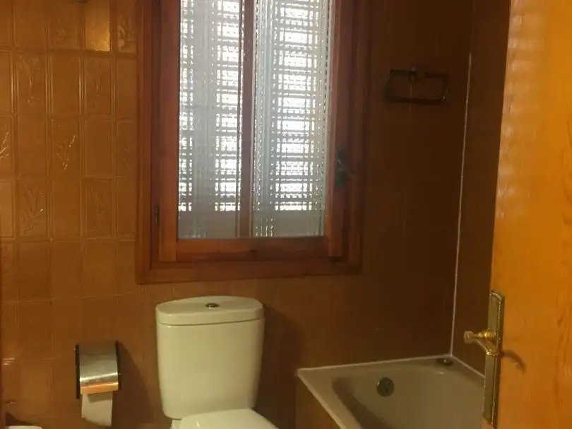 Bany de Casa adosada de lloguer en Becerril de la Sierra amb Calefacció, Terrassa i Balcó