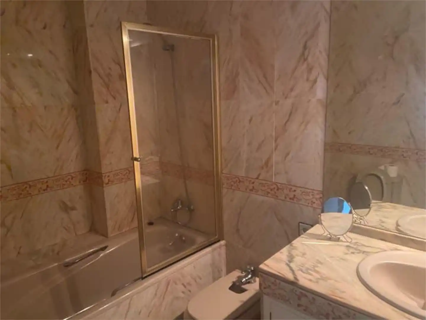 Piso de alquiler en Valdepasillas - La Paz - Huerta Rosales Baño de Piso de alquiler en Badajoz con Terraza y Amueblado