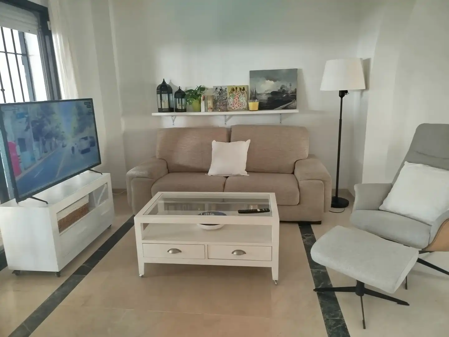 Houses for sale in Calle Arrecife, 11, Calahonda - Carchuna Living room of Houses for sale in Motril with Terrace, Storage room and Furnished