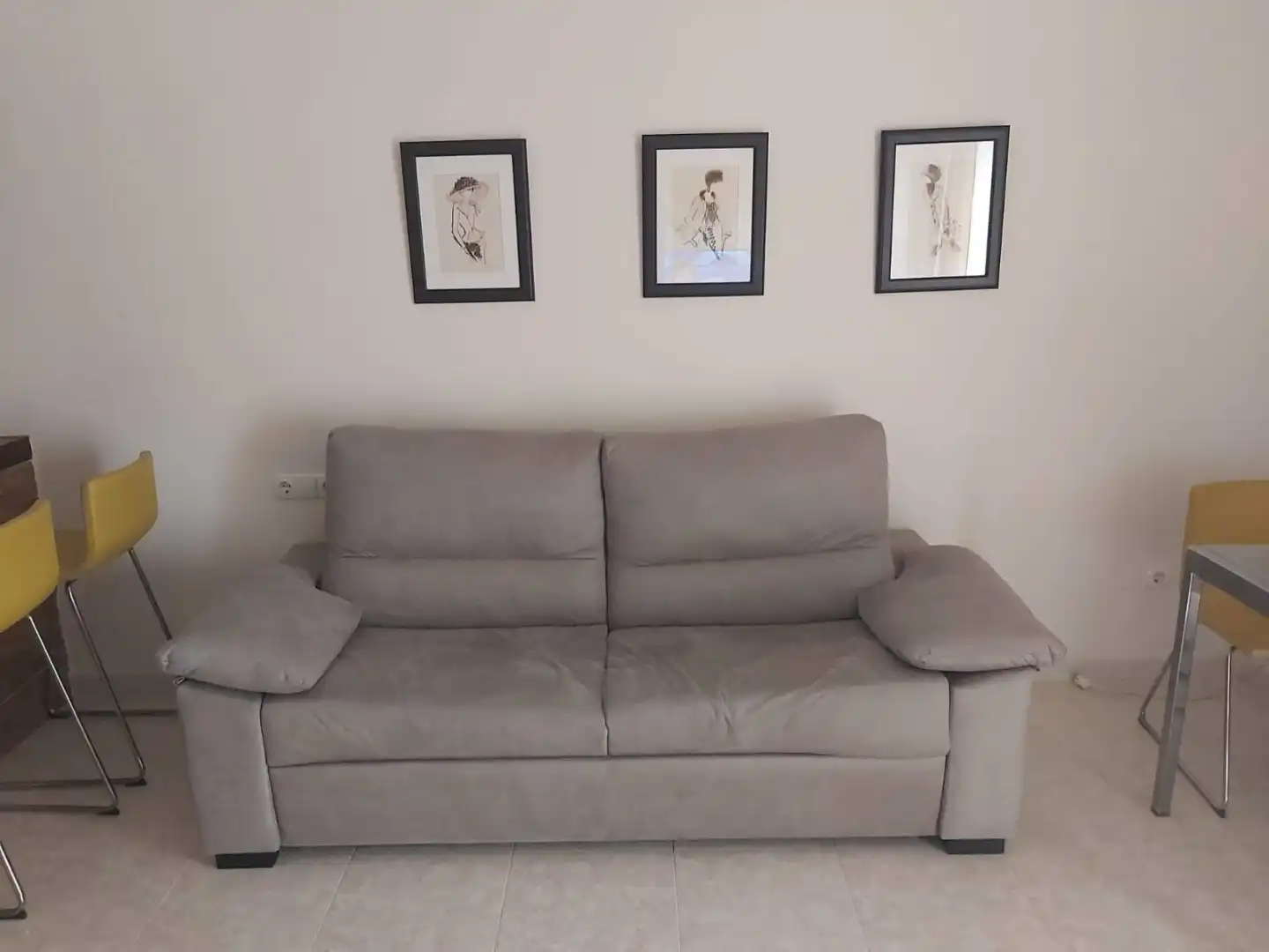 Sala d'estar de Apartament de lloguer en Sevilla amb Aire condicionat, Calefacció i Terrassa