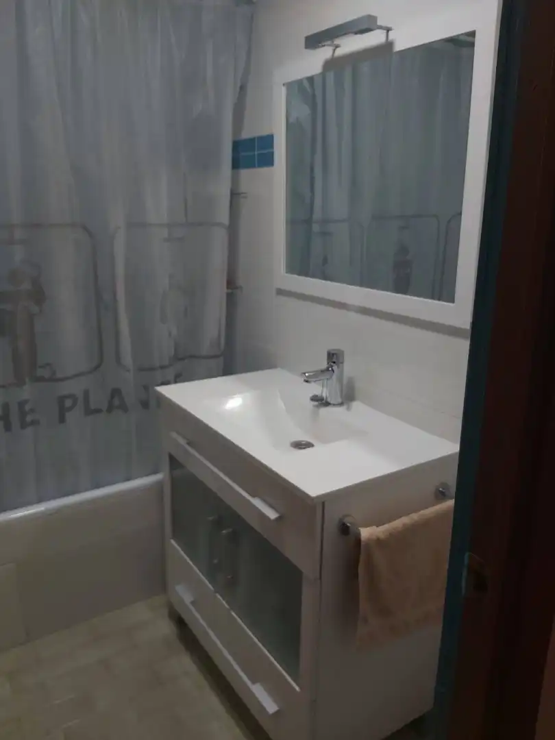 Bany de Apartament de lloguer en Sevilla amb Aire condicionat, Calefacció i Terrassa