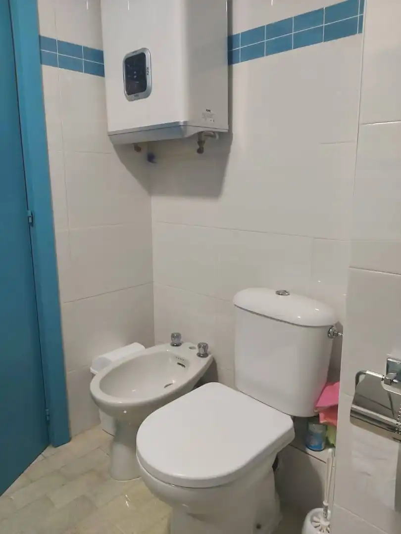 Bany de Apartament de lloguer en Sevilla amb Aire condicionat, Calefacció i Terrassa
