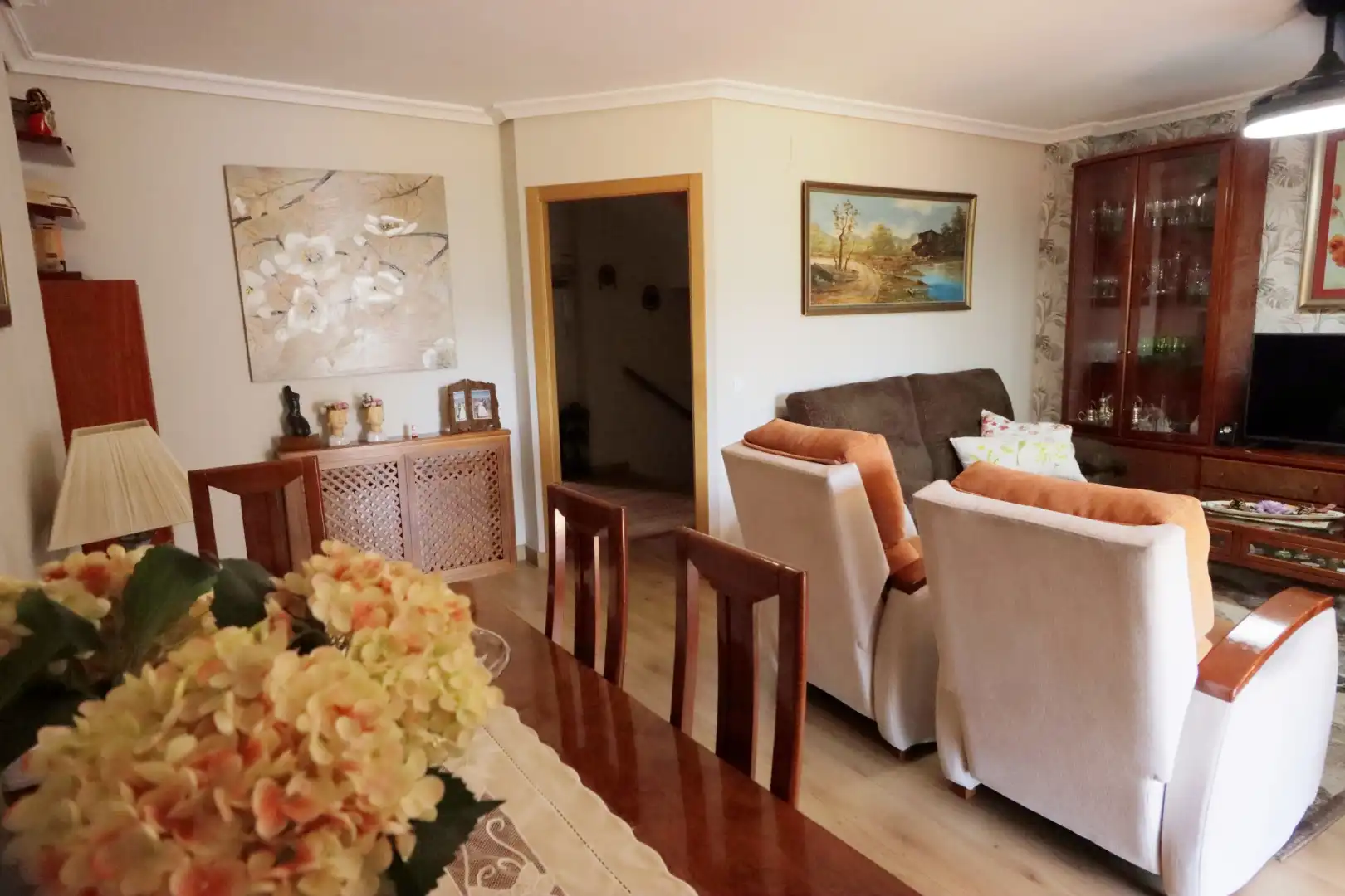Detached homes for sale in Calle Juan de Ávalos, 14, Los Pinos - El Pilar Dining room of Detached homes for sale in Plasencia with Air Conditioner, Heating and Balcony