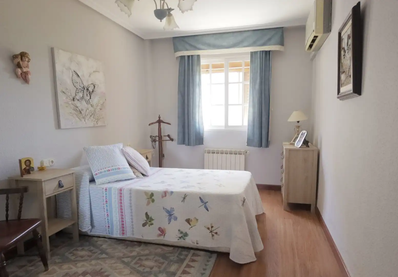 Detached homes for sale in Calle Juan de Ávalos, 14, Los Pinos - El Pilar Bedroom of Detached homes for sale in Plasencia with Air Conditioner, Heating and Balcony
