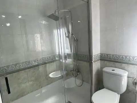 Flat for rent in Calle Doctor Aquilino Hurlé, 36, La Arena Bathroom of Flat for rent in Gijón
