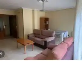 Room in Calle Teide, 7, Teso de la Feria - Arrabal Living room of Flat for share in Salamanca with Heating, Parquet flooring and Furnished