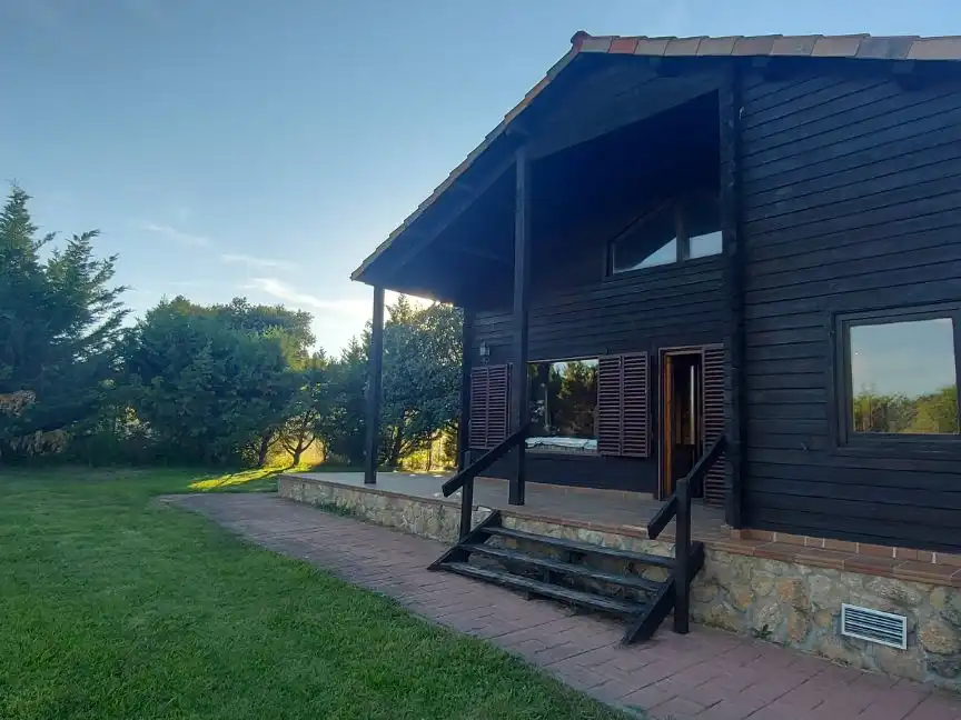 Pis en venda a Fresno de Cantespino Vista exterior de Pis en venda en Fresno de Cantespino amb Jardí privat, Terrassa i Traster