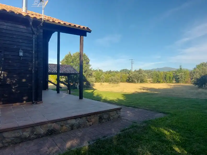 Pis en venda a Fresno de Cantespino Terrassa de Pis en venda en Fresno de Cantespino amb Jardí privat, Terrassa i Traster