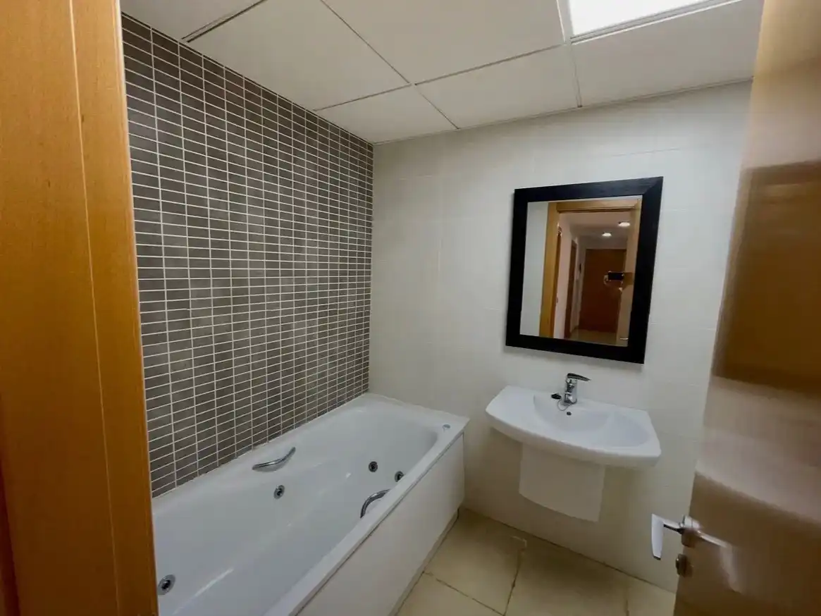 Piso en venta en Calle Sierra de Gádor, 1, El Parador de las Hortichuelas Baño de Piso en venta en Roquetas de Mar con Aire acondicionado y Terraza