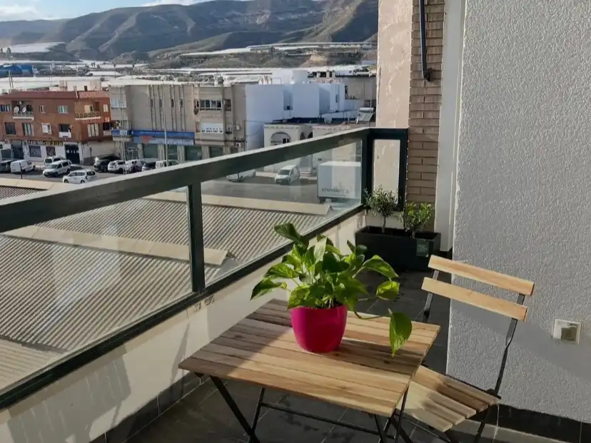 Piso en venta en Calle Sierra de Gádor, 1, El Parador de las Hortichuelas Terraza de Piso en venta en Roquetas de Mar con Aire acondicionado y Terraza