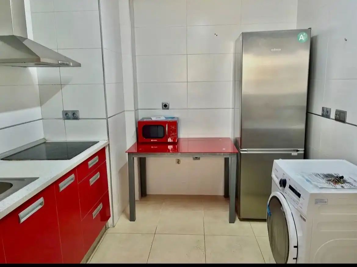 Piso en venta en Calle Sierra de Gádor, 1, Roquetas de Mar Cocina de Piso en venta en Roquetas de Mar con Aire acondicionado y Terraza