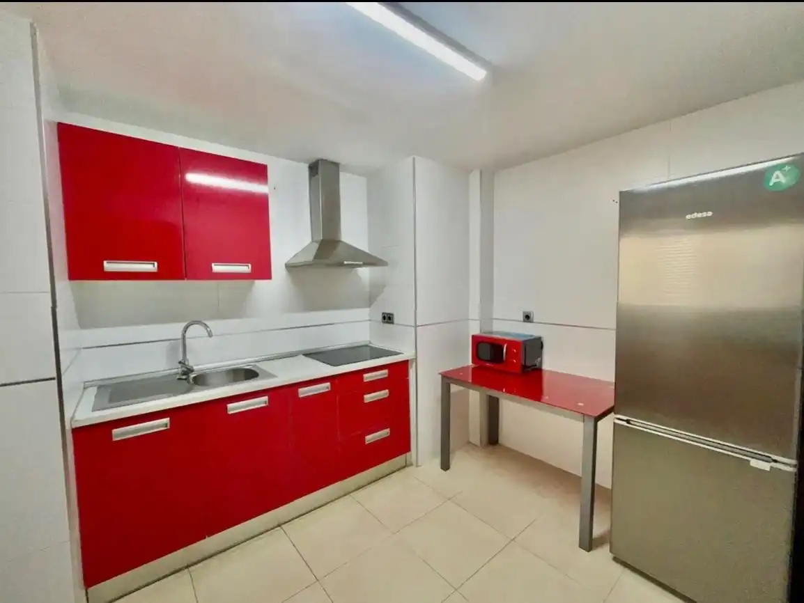 Piso en venta en Calle Sierra de Gádor, 1, Roquetas de Mar Cocina de Piso en venta en Roquetas de Mar con Aire acondicionado y Terraza