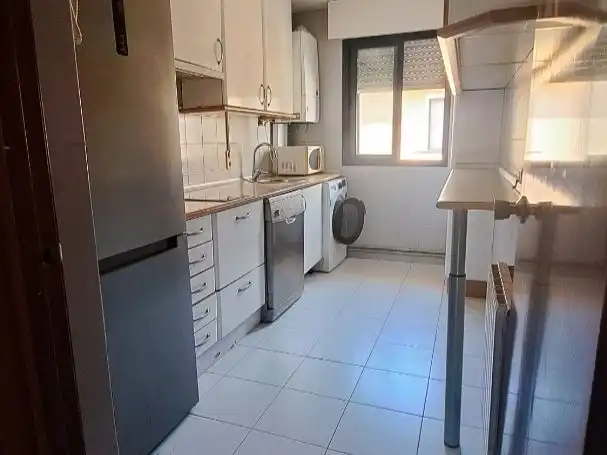 Flat for rent in Camino de Valladolid, 1, Casco Antiguo Kitchen of Flat for rent in Torrelodones with Air Conditioner, Heating and Parquet flooring