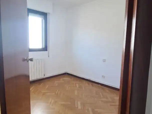 Flat for rent in Camino de Valladolid, 1, Casco Antiguo Bedroom of Flat for rent in Torrelodones with Air Conditioner, Heating and Parquet flooring
