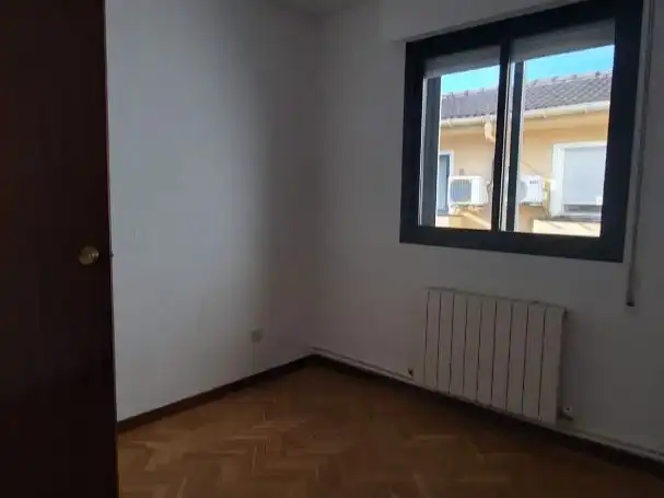 Flat for rent in Camino de Valladolid, 1, Casco Antiguo Bedroom of Flat for rent in Torrelodones with Air Conditioner, Heating and Parquet flooring