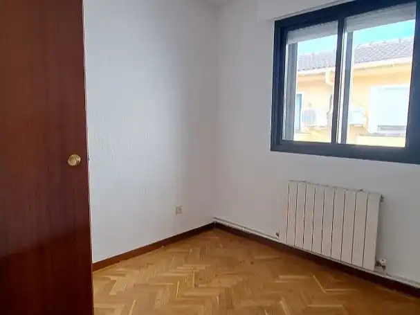 Flat for rent in Camino de Valladolid, 1, Casco Antiguo Bedroom of Flat for rent in Torrelodones with Air Conditioner, Heating and Parquet flooring