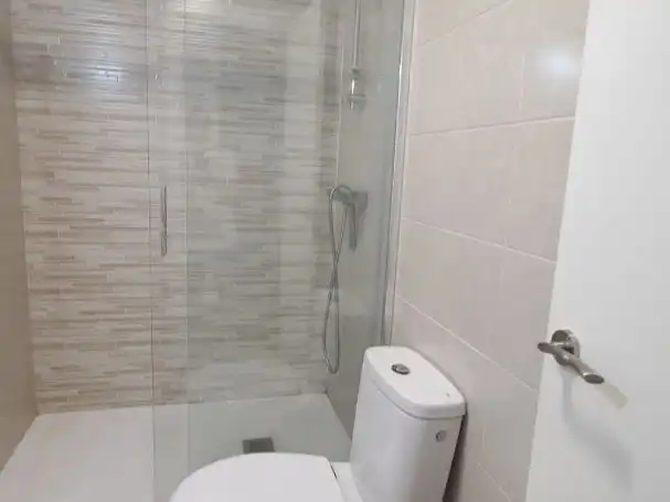 Flat for rent in Camino de Valladolid, 1, Casco Antiguo Bathroom of Flat for rent in Torrelodones with Air Conditioner, Heating and Parquet flooring